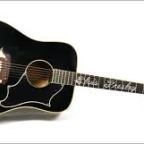 Elvis Presley gitárja több mint 93 millió forintos összgért talált gazdára