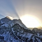 A Mount Everest csúcsáról üzent az olimpiára készülő magyar csapatnak Neszmélyi Emil