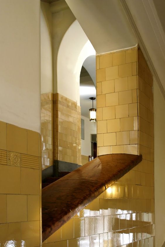 A Pesti Központi Kerületi Bíróság lépcsőháza. Most egy hónapig nem sokan járnak majd arra.