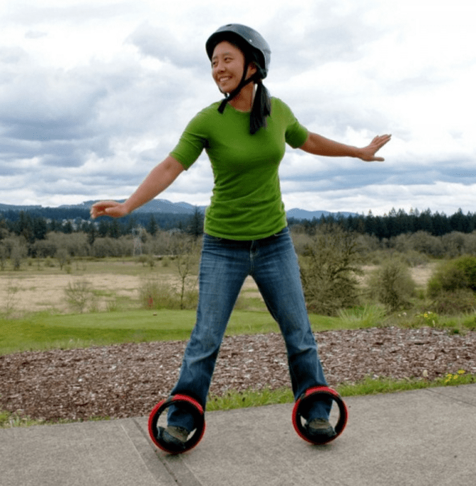 Gördeszkori, ami görkorizás közben a gördeszkázás élményét nyújtja, mindössze 100 dollárért.