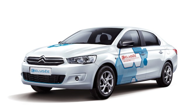 A Citroën a Pekingi Autóshow alkalmával, kínai partnerével, a Dongfeng-gel együtt mutatta be a C-Elysée alapjaira épített elektromos változatot, az E-Elysée-t, amely akár 250 kilométert is megtehet villamos módban. A gyorstöltővel fél óra alatt 100%-ra növelhető az elektromos potenciál.