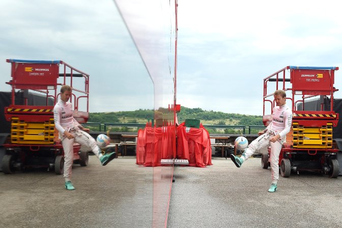 Mogyoród, 2016. július 22. Nico Rosberg, a Mercedes csapat német versenyzõje labdázik a Forma-1-es Magyar Nagydíj elsõ szabadedzése elõtt, a mogyoródi Hungaroringen 2016. július 22-én. MTI Fotó: Kovács Tamás