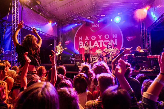 Kapolcs, 2016. július 23. Az Ivan and the Parazol együttes koncertje a 26. Mûvészetek Völgye 2016 kulturális fesztiválon 2016. július 22-én. MTI Fotó: Szigetváry Zsolt