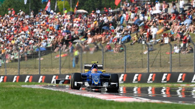 Mogyoród, 2016. július 24. Felipe Nasr, a Sauber csapat brazil versenyzõje a Forma-1-es Magyar Nagydíjon a Hungaroringen 2016. július 24-én. MTI Fotó: Czeglédi Zsolt