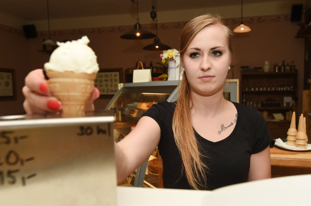 Loštická kavárna U lišky Bystroušky, tvarůžková zmrzlina---Lostice's cafe The Cunning Little Vixen, Tvaruzkova ice cream