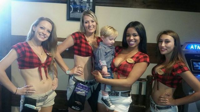 A gyerek nyilván apja fia... az érdeklődési köre egészen jól körülírható!