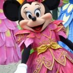 Minnie egérnek öltözött tolvajok loptak turistáktól Madrid belvárosában