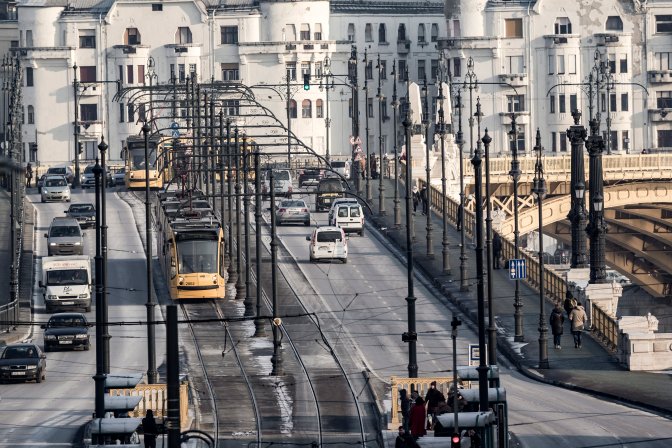 Budapest, 2017. január 11. A Margit híd látképe a Margit utca felõl 2017. január 10-én. MTI Fotó: Szigetváry Zsolt