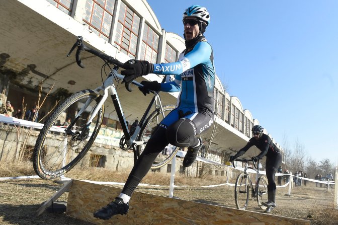 Budapest, 2017. január 8. Versenyzõk a cyclocross magyar bajnokságon az egykori Nagyvásártelep területén 2017. január 8-án. MTI Fotó: Kovács Tamás