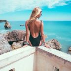 Víz, napsütés, csajok