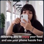A legújabb idióta divat: mobiltelefonos evőeszköz
