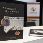 Forráskiadványt jelent meg a Hunyadiak címeresleveleiből