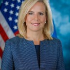 Donald Trump bejelentette, hogy távozik posztjáról Kirstjen Nielsen belbiztonsági miniszter